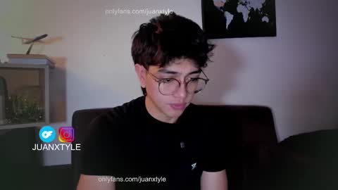 Snapshot of juancamroom chatting on 09.16.25 . online show from 09.16.25