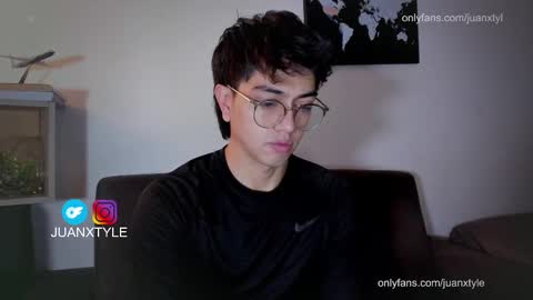 Snapshot of juancamroom chatting on 09.19.25 . online show from 09.19.25