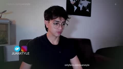 Snapshot of juancamroom chatting on 09.25.25 . online show from 09.25.25