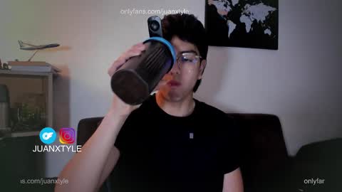 Snapshot of juancamroom chatting on 09.26.25 . online show from 09.26.25