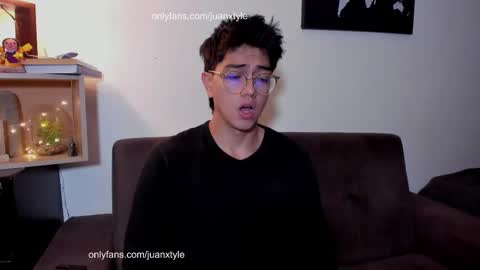 Snapshot of juancamroom chatting on 10.07.25 . online show from 10.07.25