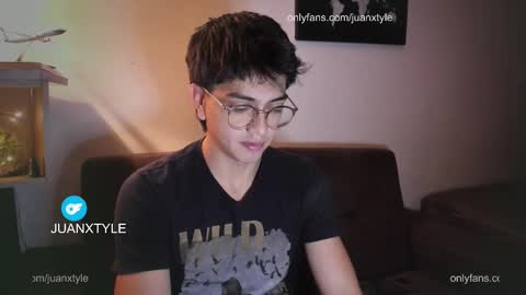 Snapshot of juancamroom chatting on 10.11.25 . online show from 10.11.25