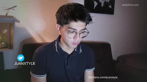 Snapshot of juancamroom chatting on 10.12.25 . online show from 10.12.25