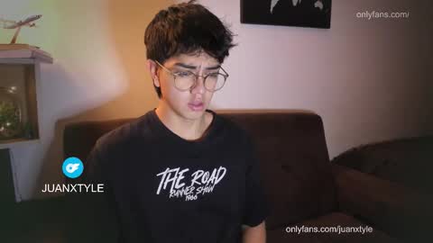 Snapshot of juancamroom chatting on 10.25.25 . online show from 10.25.25