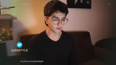 Snapshot of juancamroom chatting on 10.29.25 . online show from 10.29.25