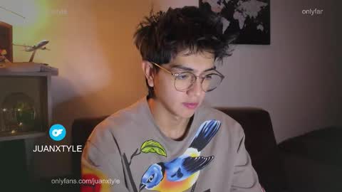 Snapshot of juancamroom chatting on 11.09.25 . online show from 11.09.25