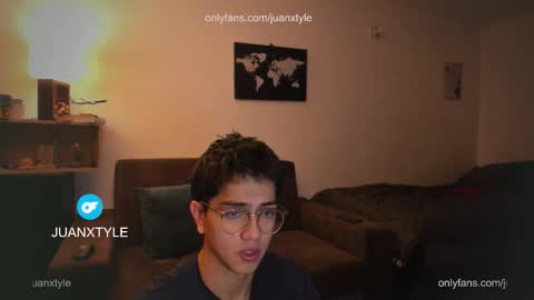 Snapshot of juancamroom chatting on 11.11.25 . online show from 11.11.25