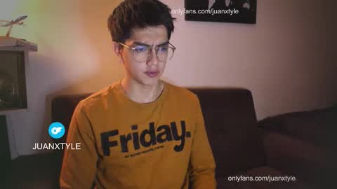 Snapshot of juancamroom chatting on 11.12.25 . online show from 11.12.25