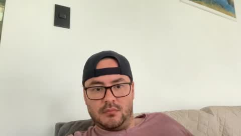 Snapshot of juanchom chatting on 10.21.25 juanchom online show from 10.21.25