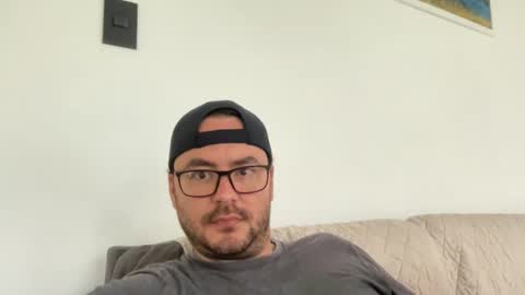 Snapshot of juanchom chatting on 10.24.25 juanchom online show from 10.24.25