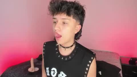 Snapshot of juandaaa__ chatting on 10.28.25 juandaaa__ online show from 10.28.25