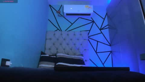 independent model online show from 05.15.26