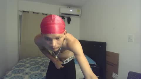 Snapshot of juande_hot chatting on 02.19.26 juande_hot online show from 02.19.26