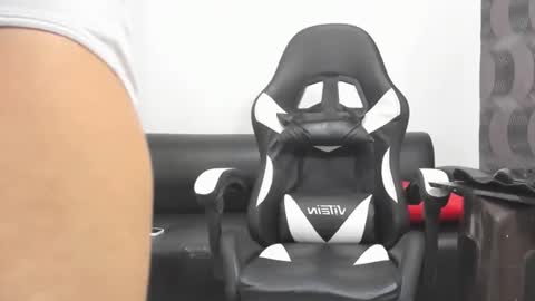 Juan Diego Uribe online show from 12.30.24