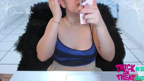 Snapshot of juanita_thorne chatting on 10.18.25 online show from 10.18.25