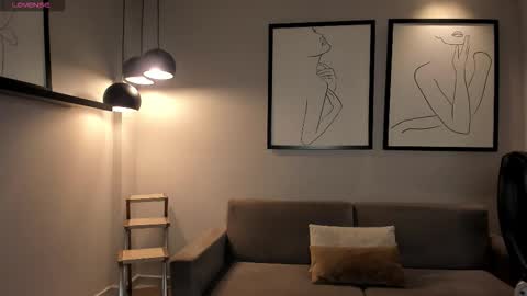 Snapshot of juanitaclay chatting on 10.04.25 Juanita Clay online show from 10.04.25