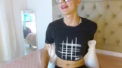 Snapshot of juanjo_galeano chatting on 02.14.25 juanjo_galeano online show from 02.14.25