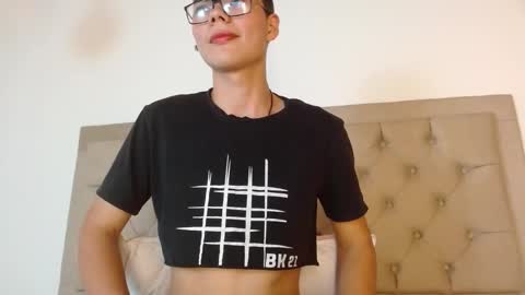 Snapshot of juanjo_galeano chatting on 02.15.25 juanjo_galeano online show from 02.15.25