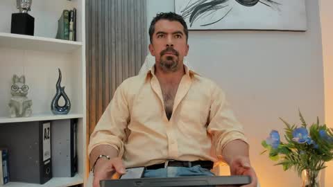 Snapshot of juank_fit45 chatting on 06.03.26 Juan k online show from 06.03.26