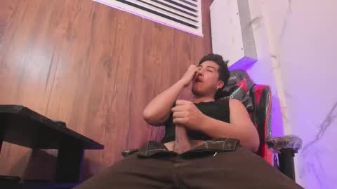 Snapshot of juanmechanic chatting on 11.14.25 JUAN online show from 11.14.25