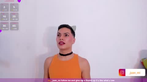 Snapshot of juanmiiss chatting on 10.16.25 Juan Miguel online show from 10.16.25