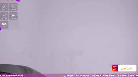 Snapshot of juanmiiss chatting on 10.28.25 Juan Miguel online show from 10.28.25