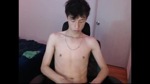 Snapshot of juanmres chatting on 10.31.25 juanmres online show from 10.31.25