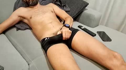 Snapshot of juanxxxo_ chatting on 10.26.25 juanxxxo_ online show from 10.26.25