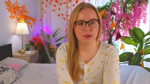 Snapshot of juditwilson chatting on 11.13.25 Judith online show from 11.13.25