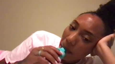 Snapshot of juicijazzi chatting on 10.22.25 juicijazzi online show from 10.22.25