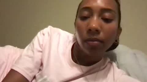 Snapshot of juicijazzi chatting on 10.25.25 juicijazzi online show from 10.25.25