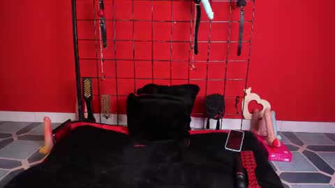 Snapshot of juicy_pregnant_bdsm chatting on 06.25.26 VALENTINA online show from 06.25.26