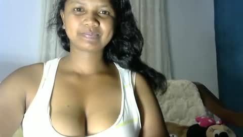 Snapshot of juicy_pretty chatting on 05.19.26 stellah online show from 05.19.26
