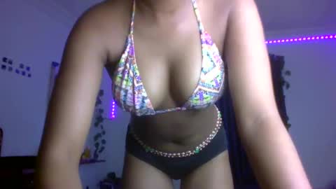 Snapshot of juicy_pussy1122 chatting on 10.26.25 Emily online show from 10.26.25