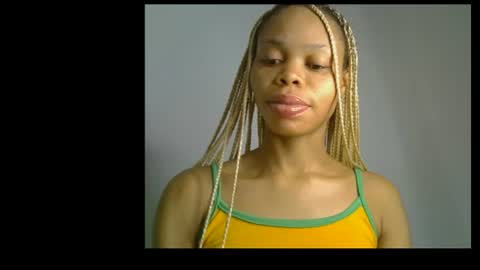 Snapshot of juicy_slut0 chatting on 06.11.26 Champaign online show from 06.11.26