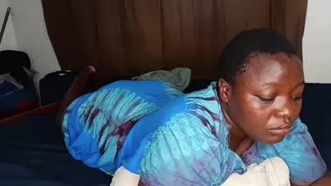 Snapshot of juicybooty_001 chatting on 10.10.25 Sweetass online show from 10.10.25