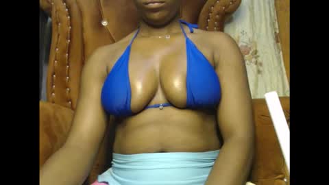 Snapshot of juicycuntx chatting on 11.26.25 juicycuntx online show from 11.26.25