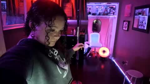 Snapshot of juicyjayxxx69 chatting on 01.22.25 juicyjayxxx69 online show from 01.22.25