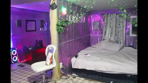 Snapshot of juicyjayxxx69 chatting on 10.03.25 juicyjayxxx69 online show from 10.03.25