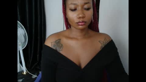 juicyxpink online show from 11.03.25