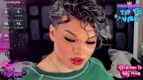 Jujubee online show from 12.12.24