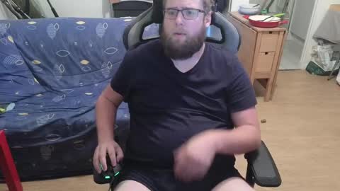 Snapshot of julcs chatting on 12.13.24 Julcs online show from 12.13.24