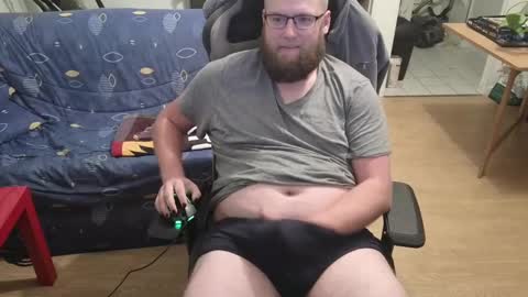 Snapshot of julcs chatting on 12.20.24 Julcs online show from 12.20.24