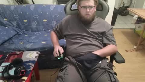 Snapshot of julcs chatting on 01.10.25 Julcs online show from 01.10.25