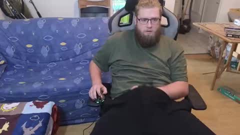 Snapshot of julcs chatting on 02.15.25 Julcs online show from 02.15.25