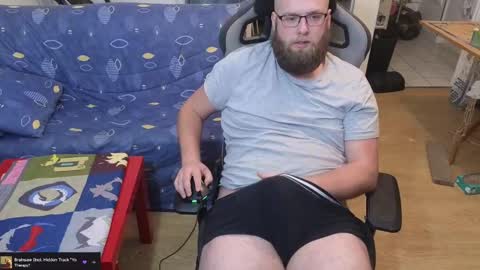 Snapshot of julcs chatting on 03.05.25 Julcs online show from 03.05.25