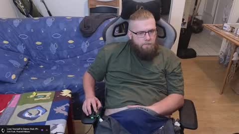 Snapshot of julcs chatting on 03.07.25 Julcs online show from 03.07.25