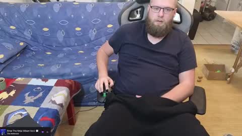 Snapshot of julcs chatting on 03.12.25 Julcs online show from 03.12.25