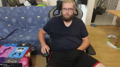 Snapshot of julcs chatting on 10.03.25 Julcs online show from 10.03.25