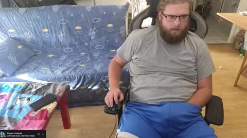 Snapshot of julcs chatting on 10.21.25 Julcs online show from 10.21.25